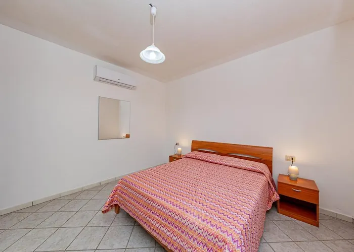 Residenziale Trilocale 4 Posti Letto Via Sardegna סאן תאודורו